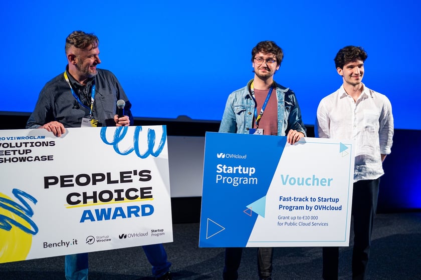 Uczestnicy konkursu startupowego Evolutions: Meetup & Showcase.
